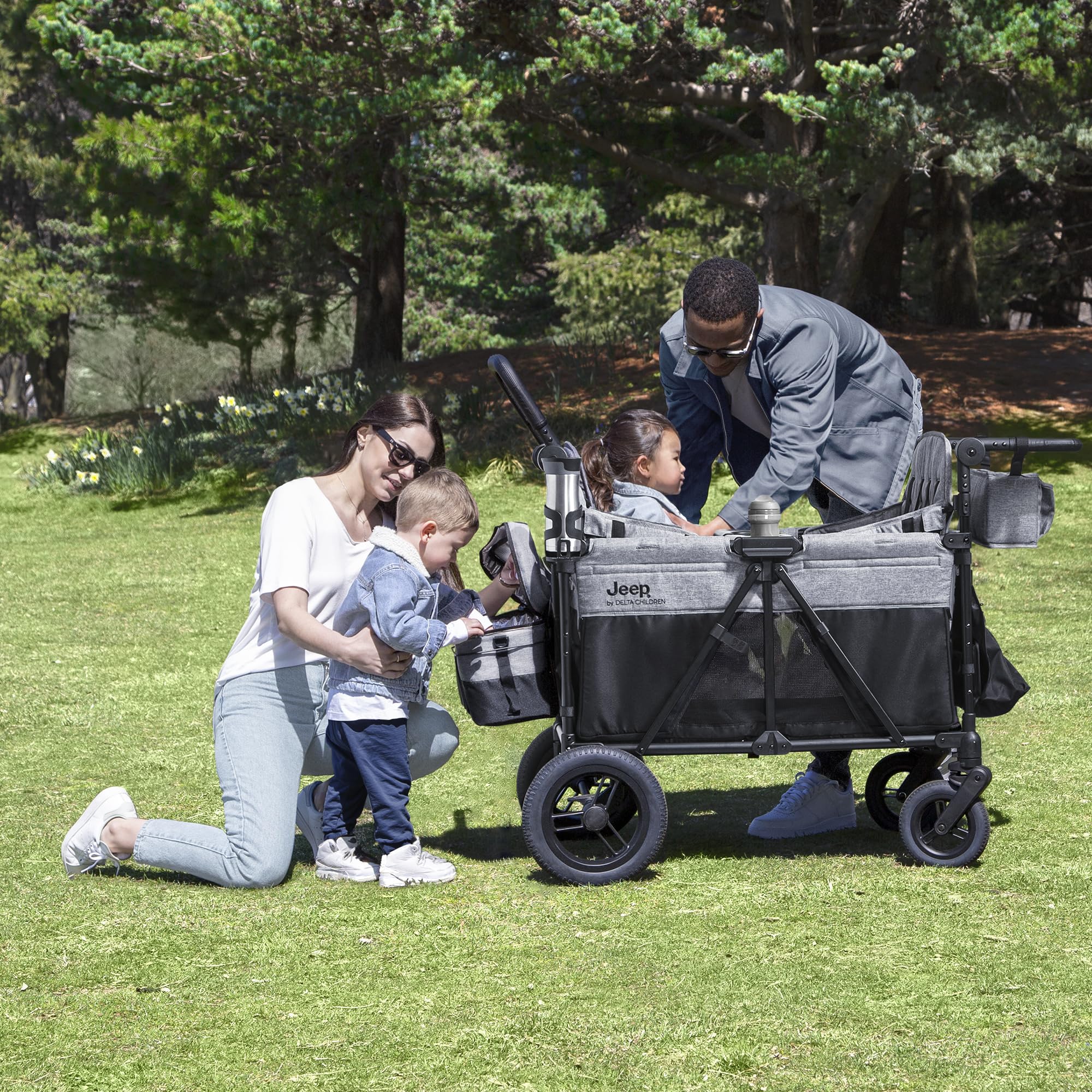 Jeep Wrangler Deluxe 4 Seater Stroller Wagon by Delta Children